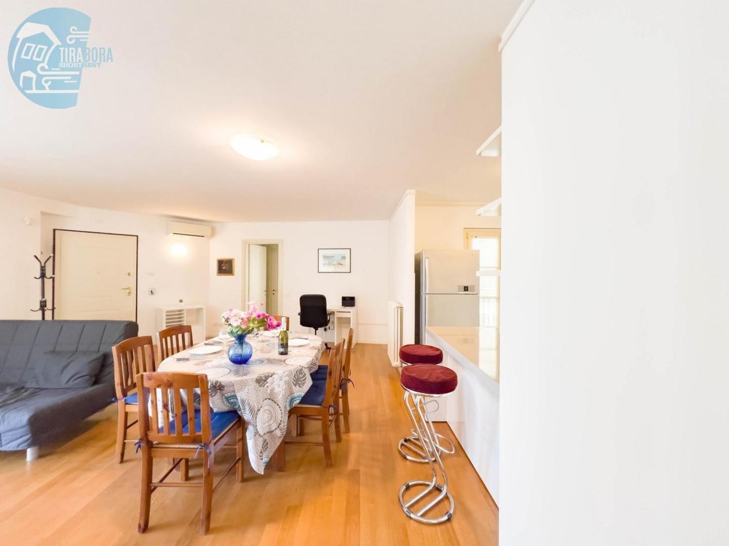 דירות טריאסטה Cattedrale 5 Tirabora Short Rent מראה חיצוני תמונה